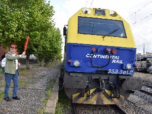 Subdelegado del Gobierno de España en Valladolid dando la salida al tren